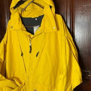 Men’s Banana Republic Hooded Raincoat Yellow Extra Pockets Active Sporty